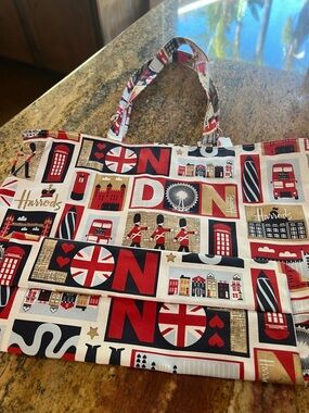 Harrods London Print Tote Bag with Red, Black & Cream Graphics Harrods!!!